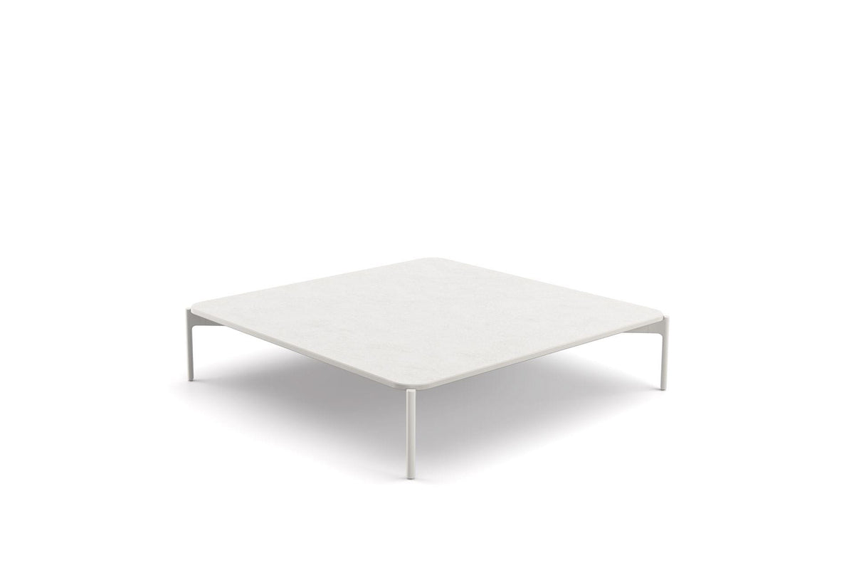 Izon – tavolino (Coffee table 120x120) - Sag 80 - DEDON - Outdoor