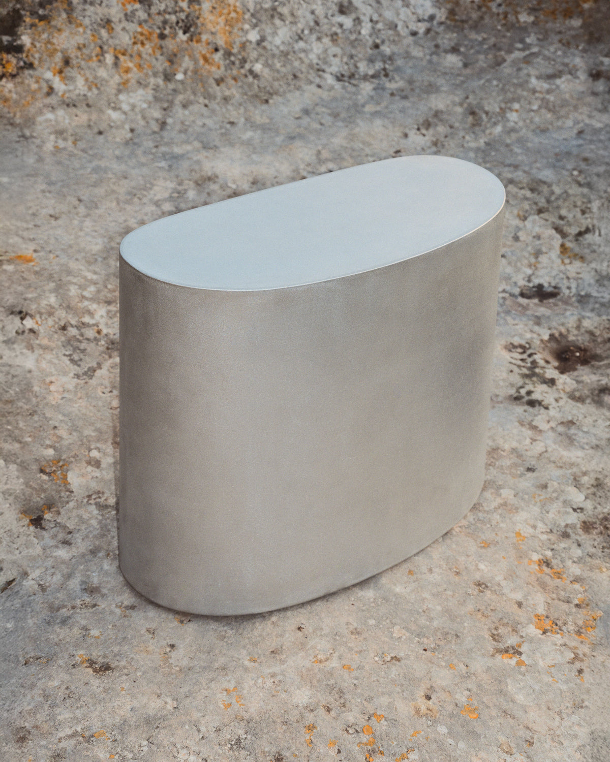 Assemble – tavolino – ambientata