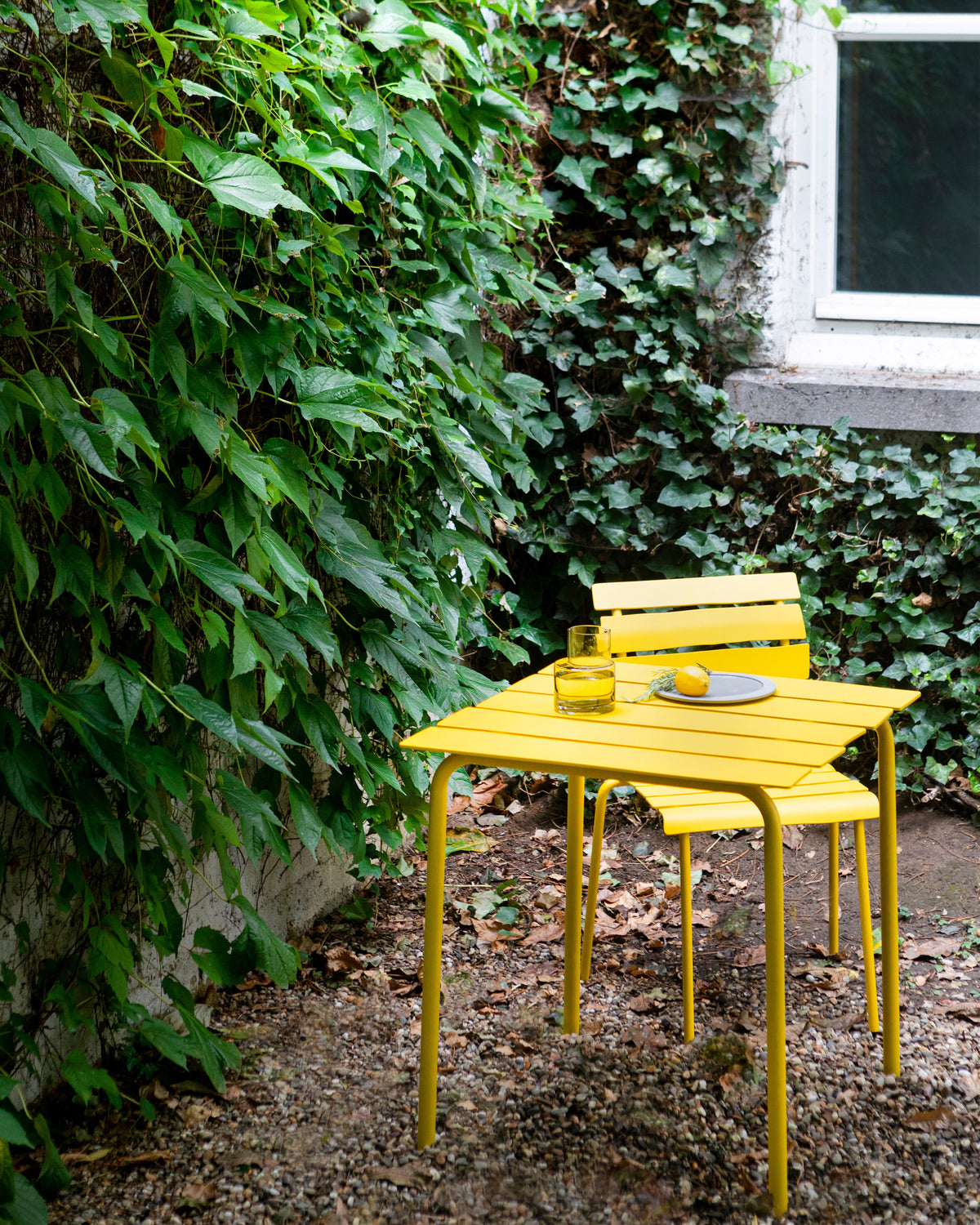 Aligned – tavolo – ambientata