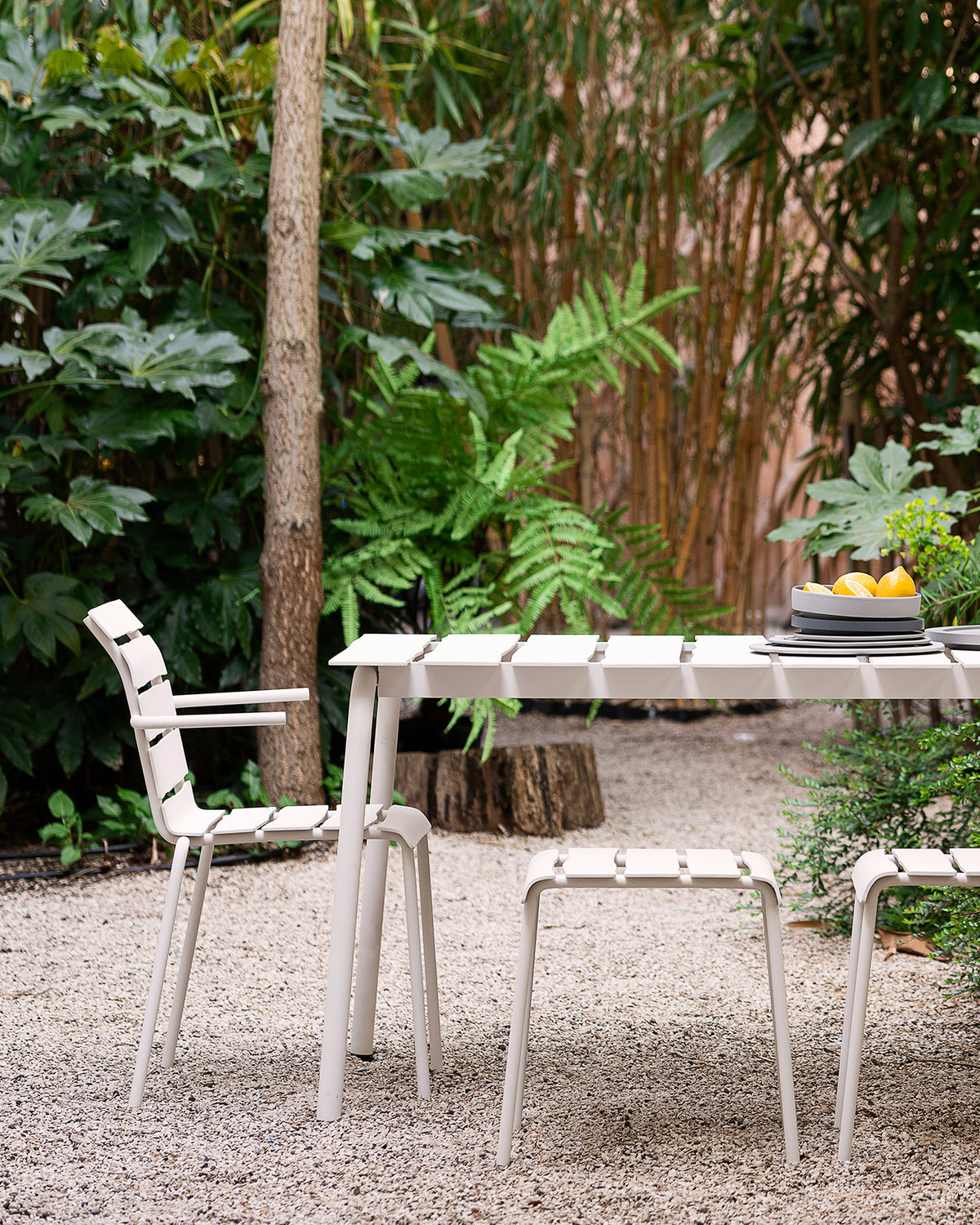 Aligned – sgabello – ambientata