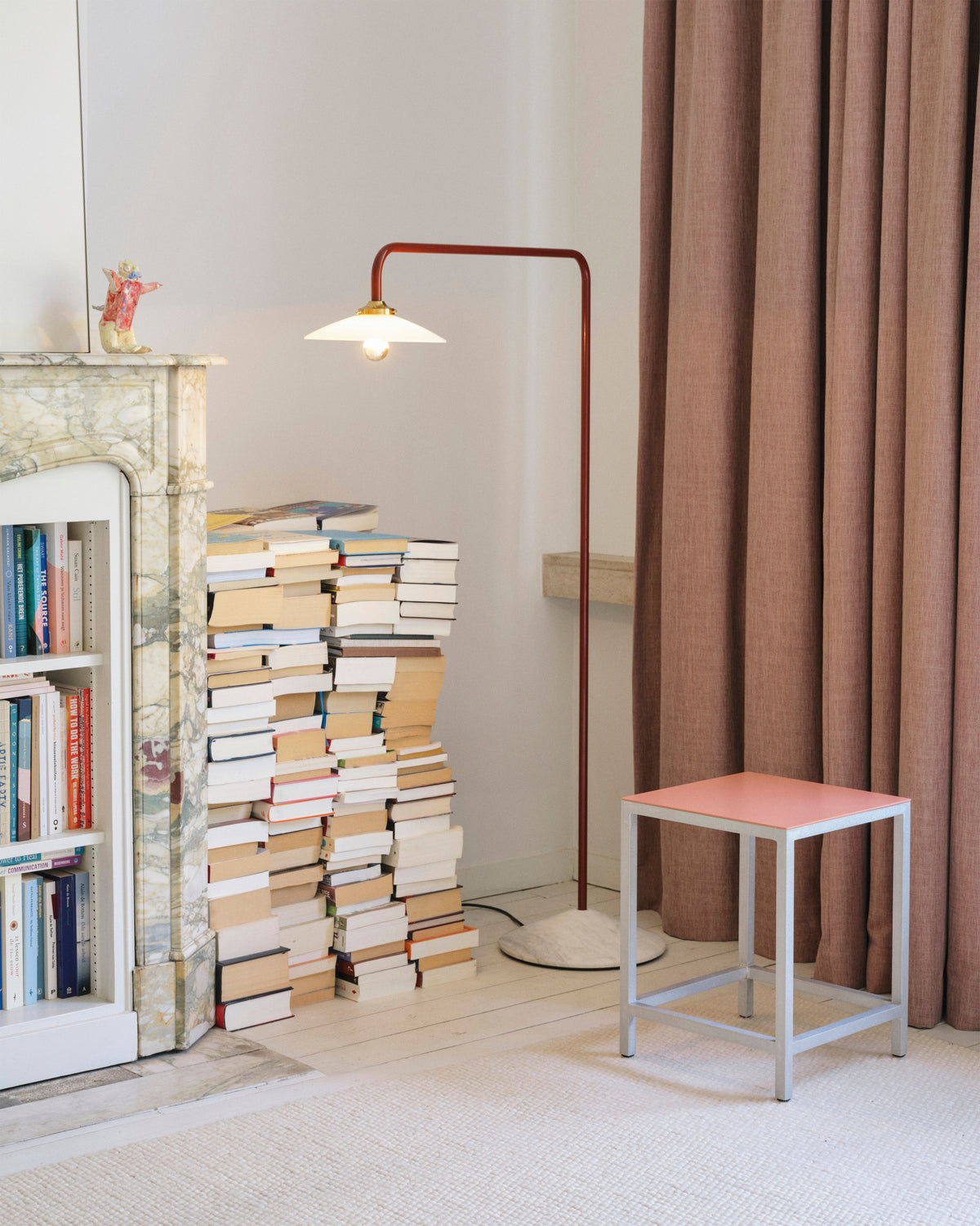 Standing Lamp Marble – lampada da terra – ambientata