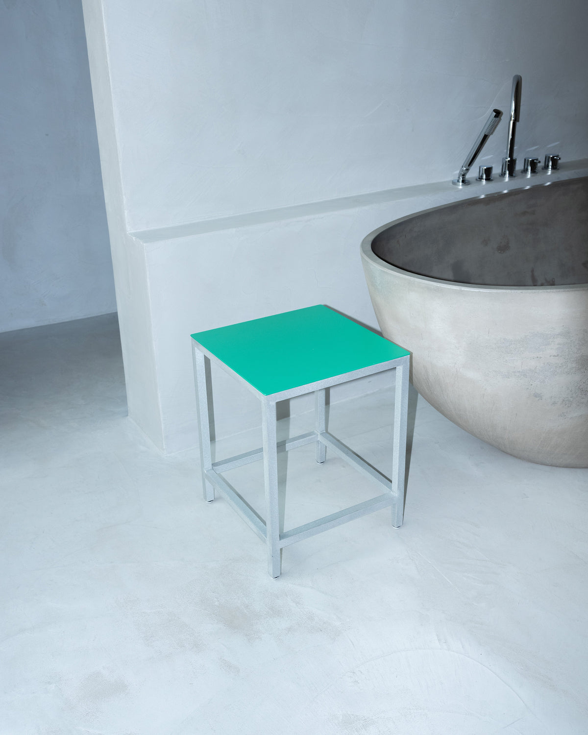 Alu Stool – sgabello – ambientata