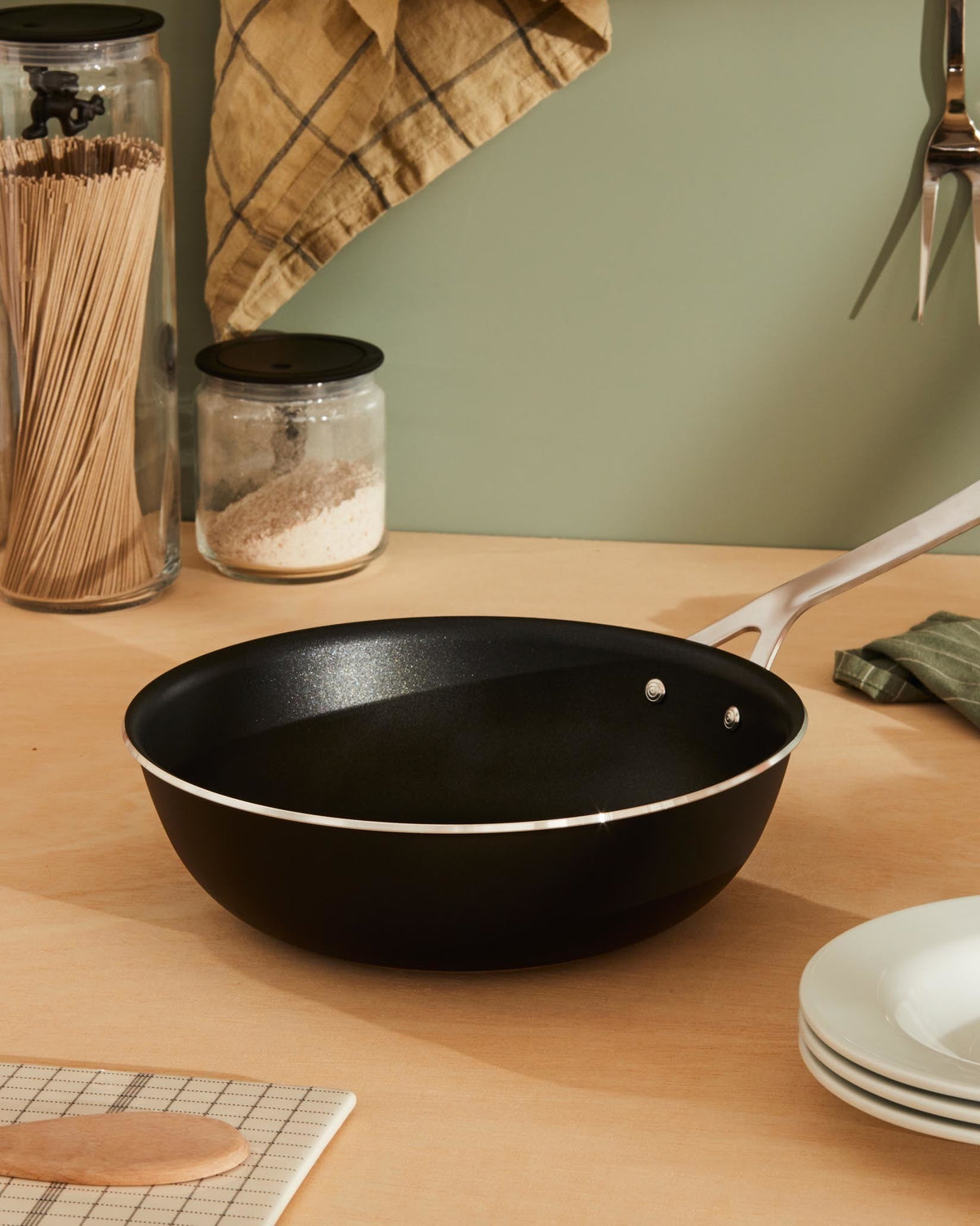 Pots&Pans – padella alta a manico lungo (JM114/28 B) - Sag 80 - Alessi - Complemento