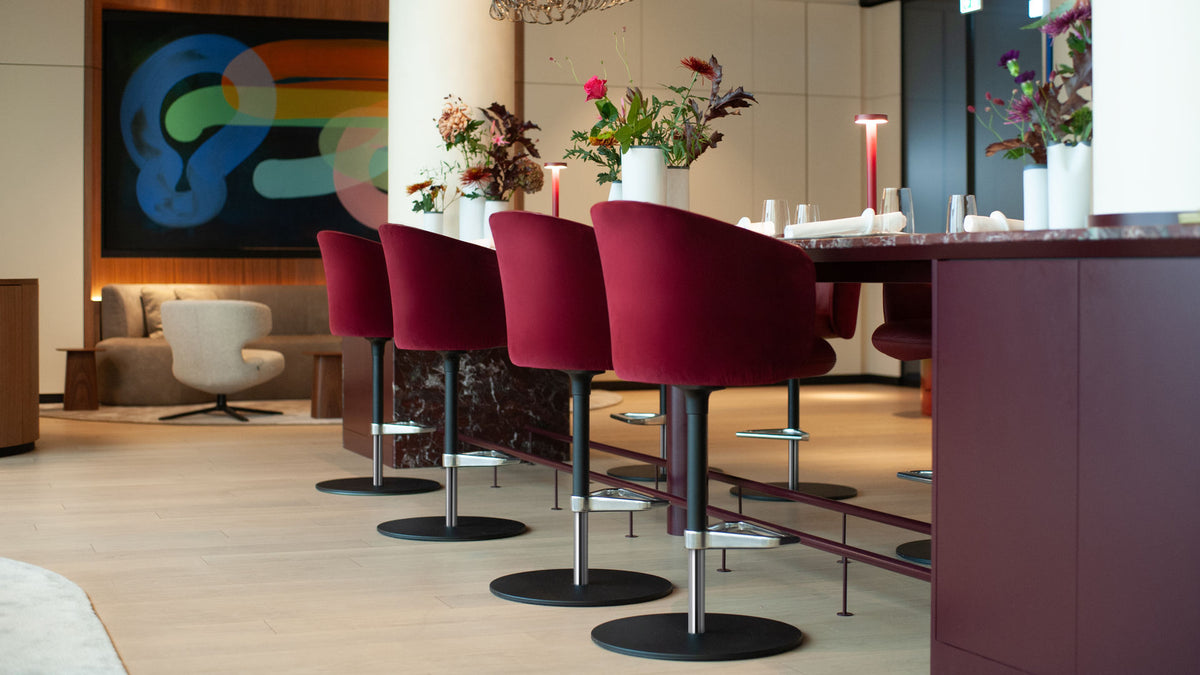 Mikado Armchair High – sgabello con braccioli