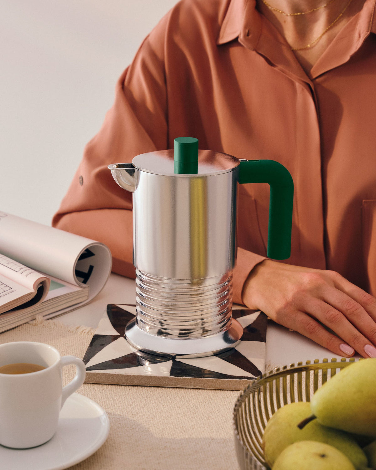 Vite – caffettiera espresso (PM01 AGR) – ambientata