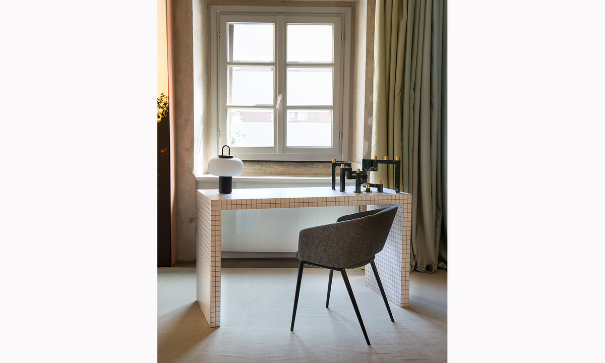 Quaderna Writing desk 2750 – scrittoio – ambientata