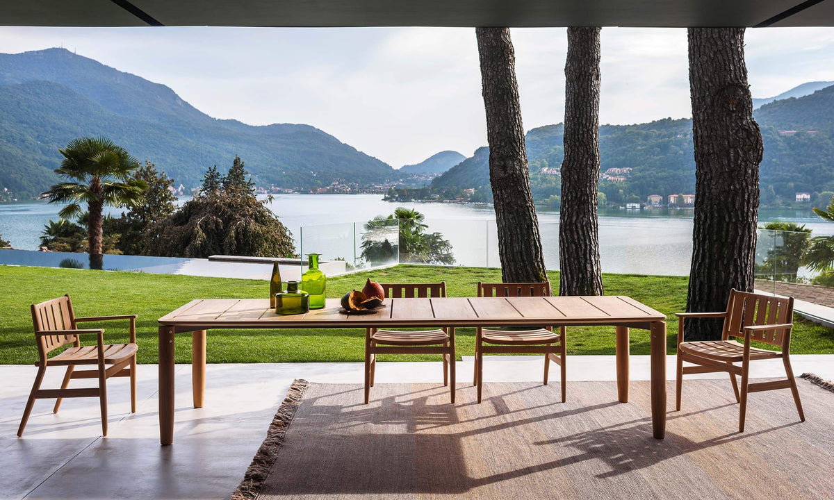 Levante – tavolo – ambientata