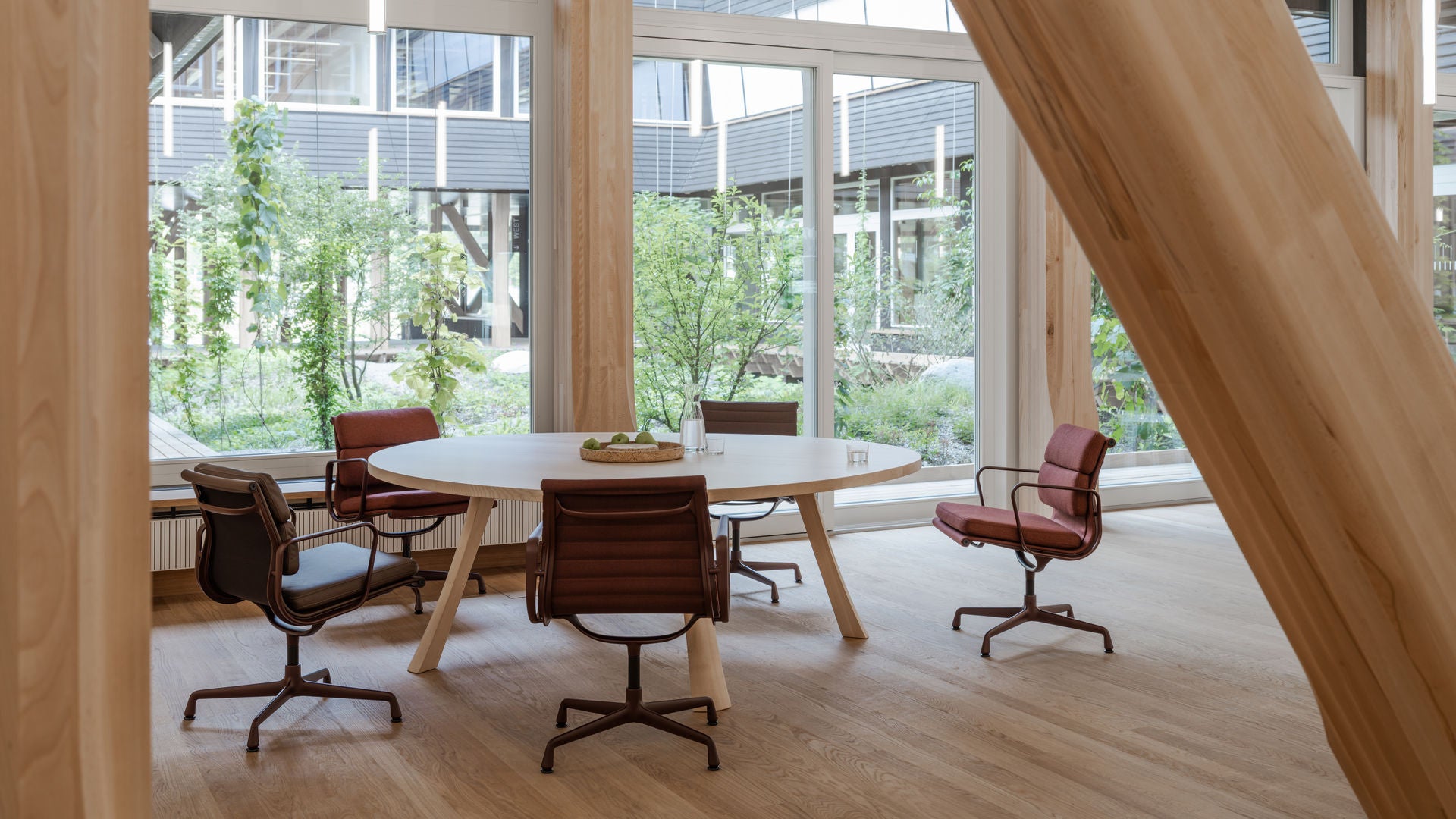Soft Pad Chairs EA 205/207/208 – Conference - Sag 80 - Vitra - Sedia