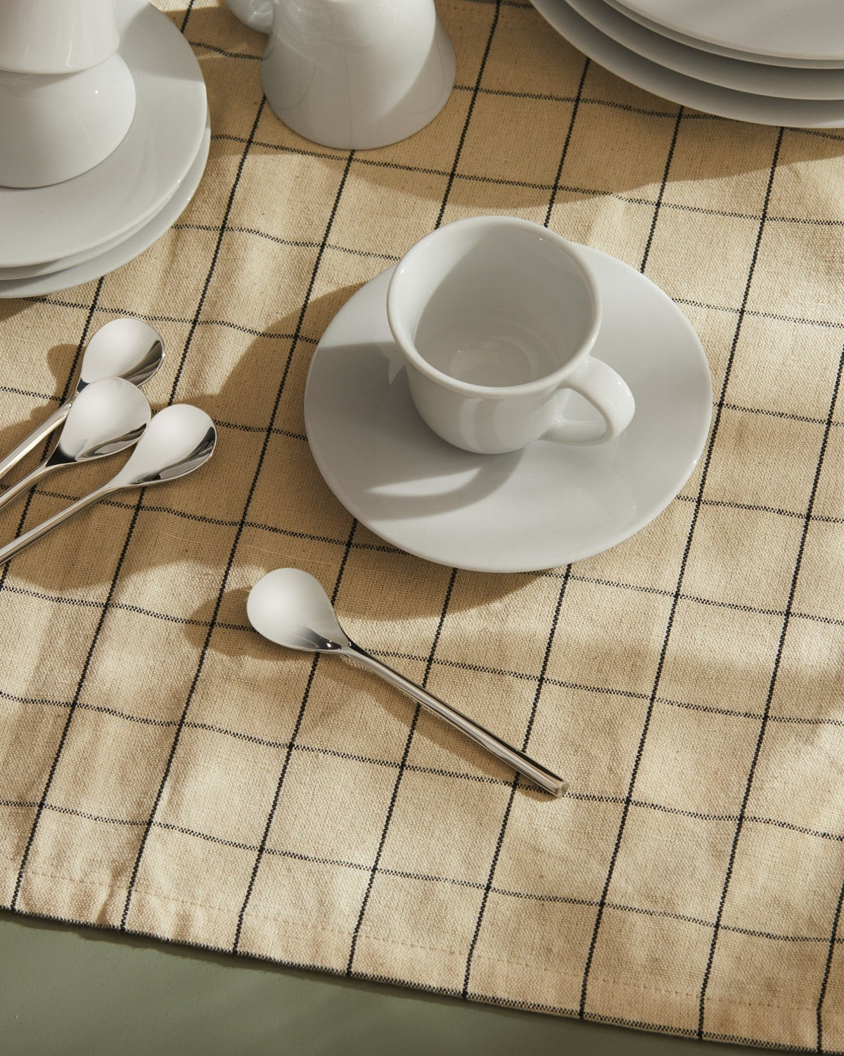 KU – set di due tazze da caffè con sottotazza – ambientata