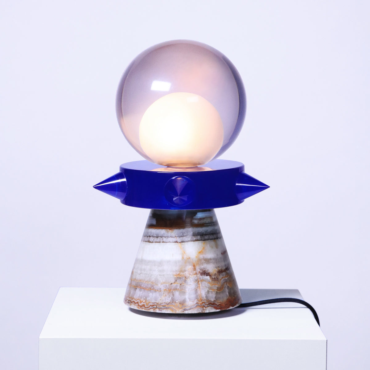 Tona – lampada da tavolo – ambientata