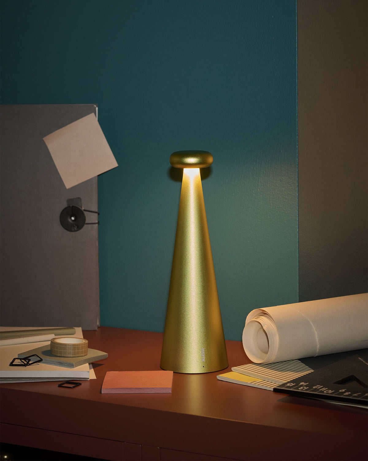 Bedin – lampada da tavolo - Sag 80 - Alessi - Tavolo