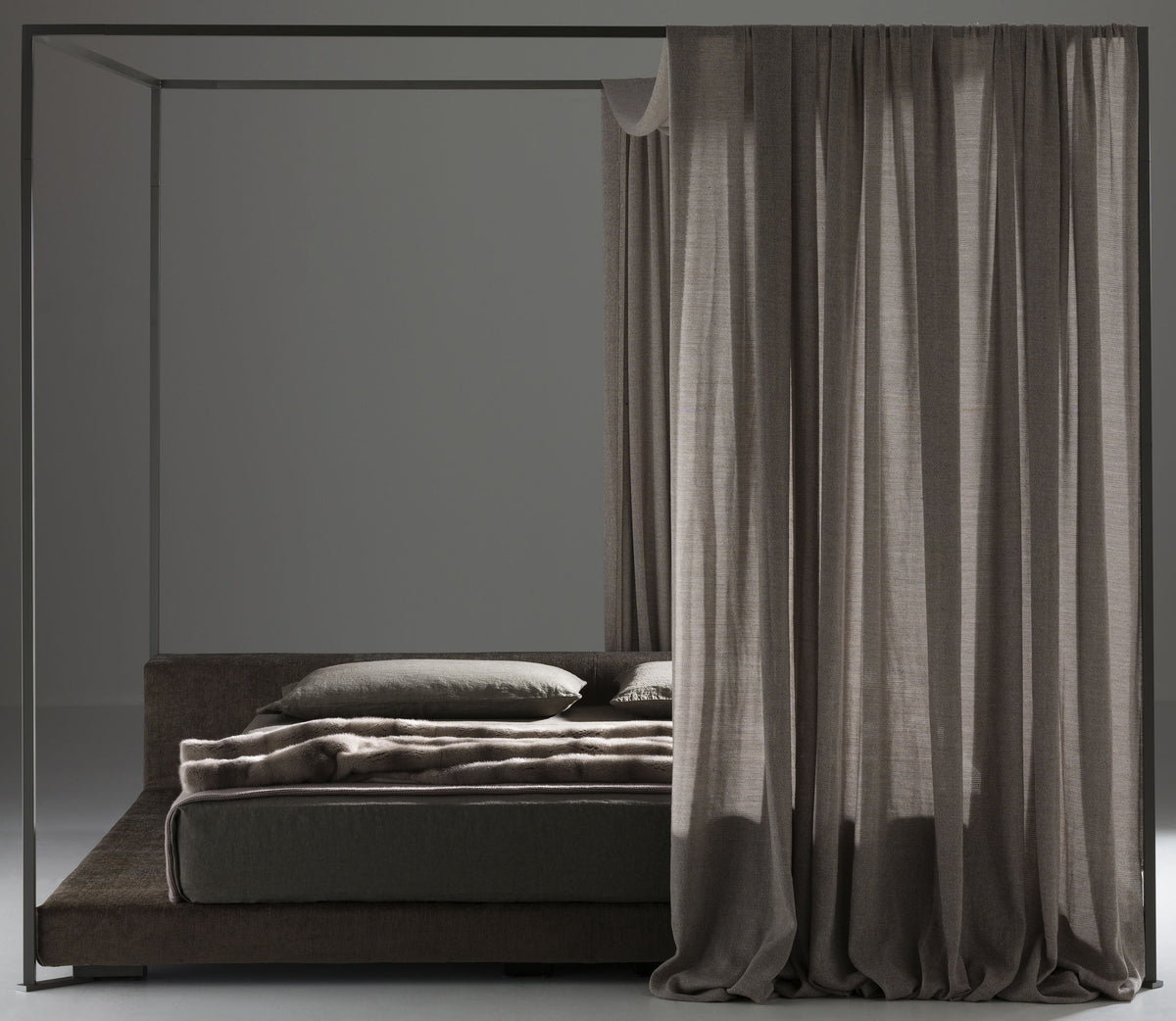 You and Me Baldacchino – letto a baldacchino – ambientata