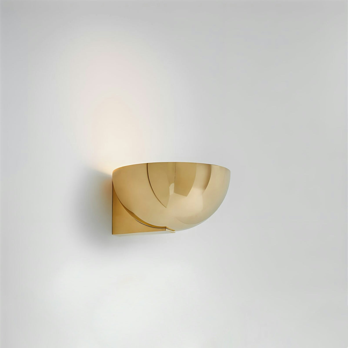 Brass Architectural Collection Bracket – applique – ambientata