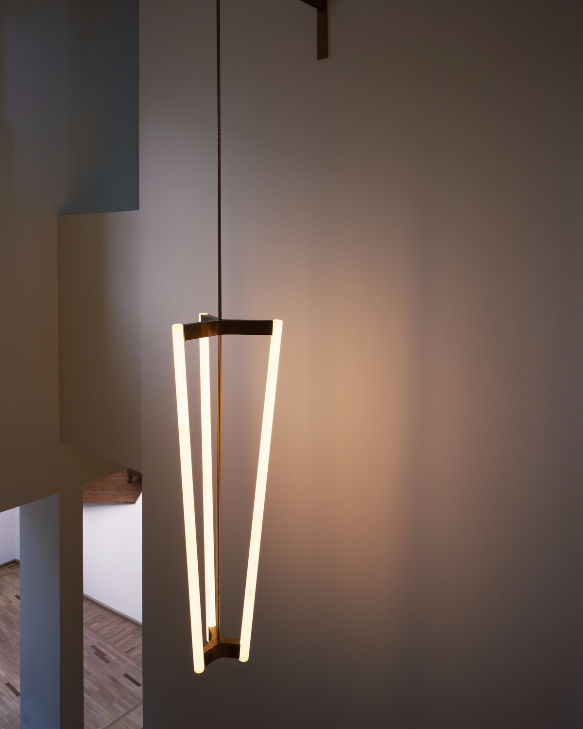 Tube Chandelier – lampada a sospensione – ambientata