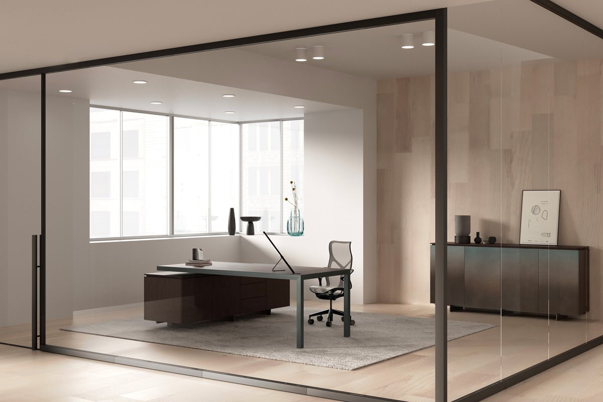 Fattore Alpha – scrivania direzionale – ambientata