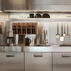 Accessory bar with LED profile