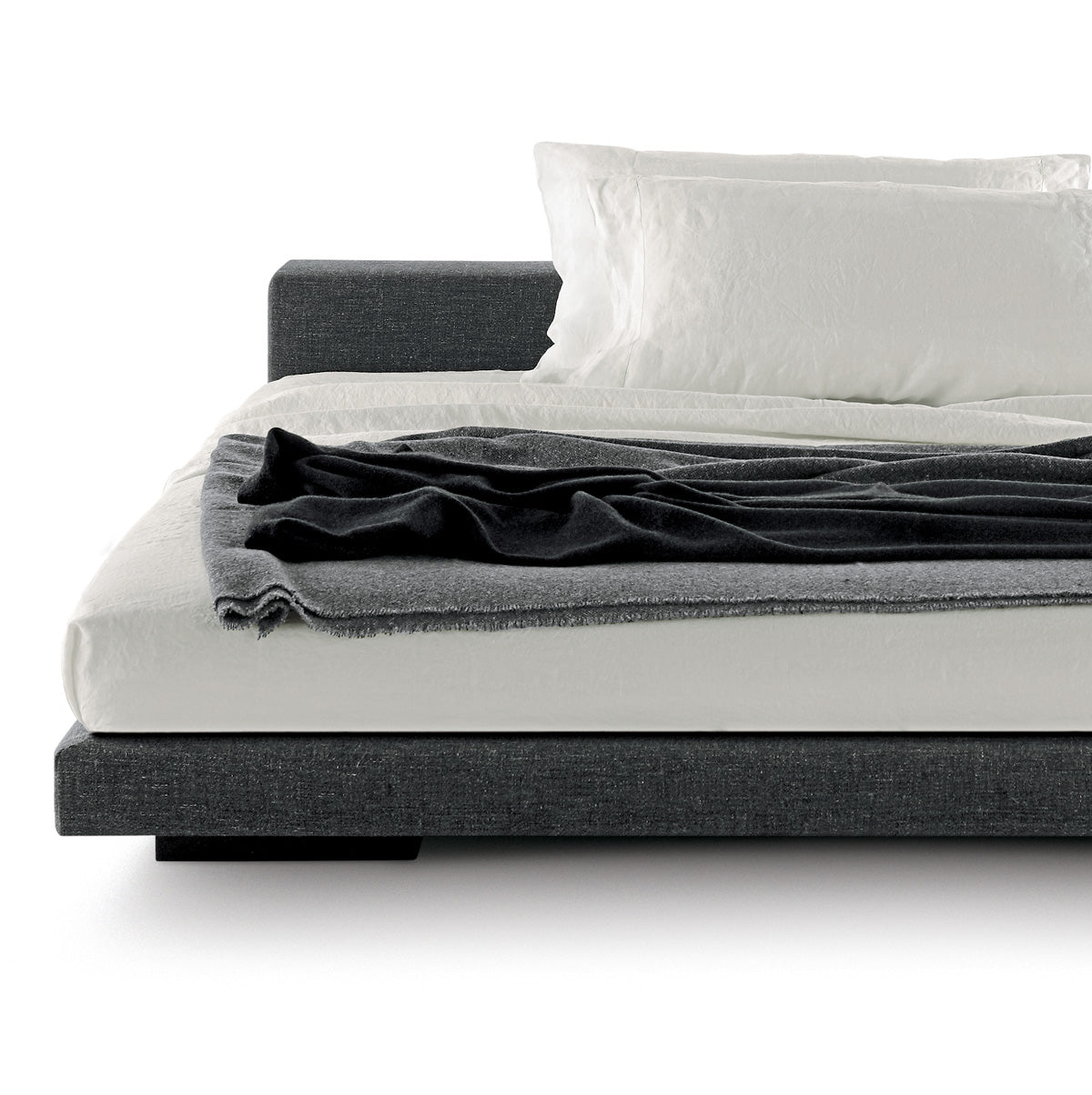 You and Me Basic – letto – ambientata