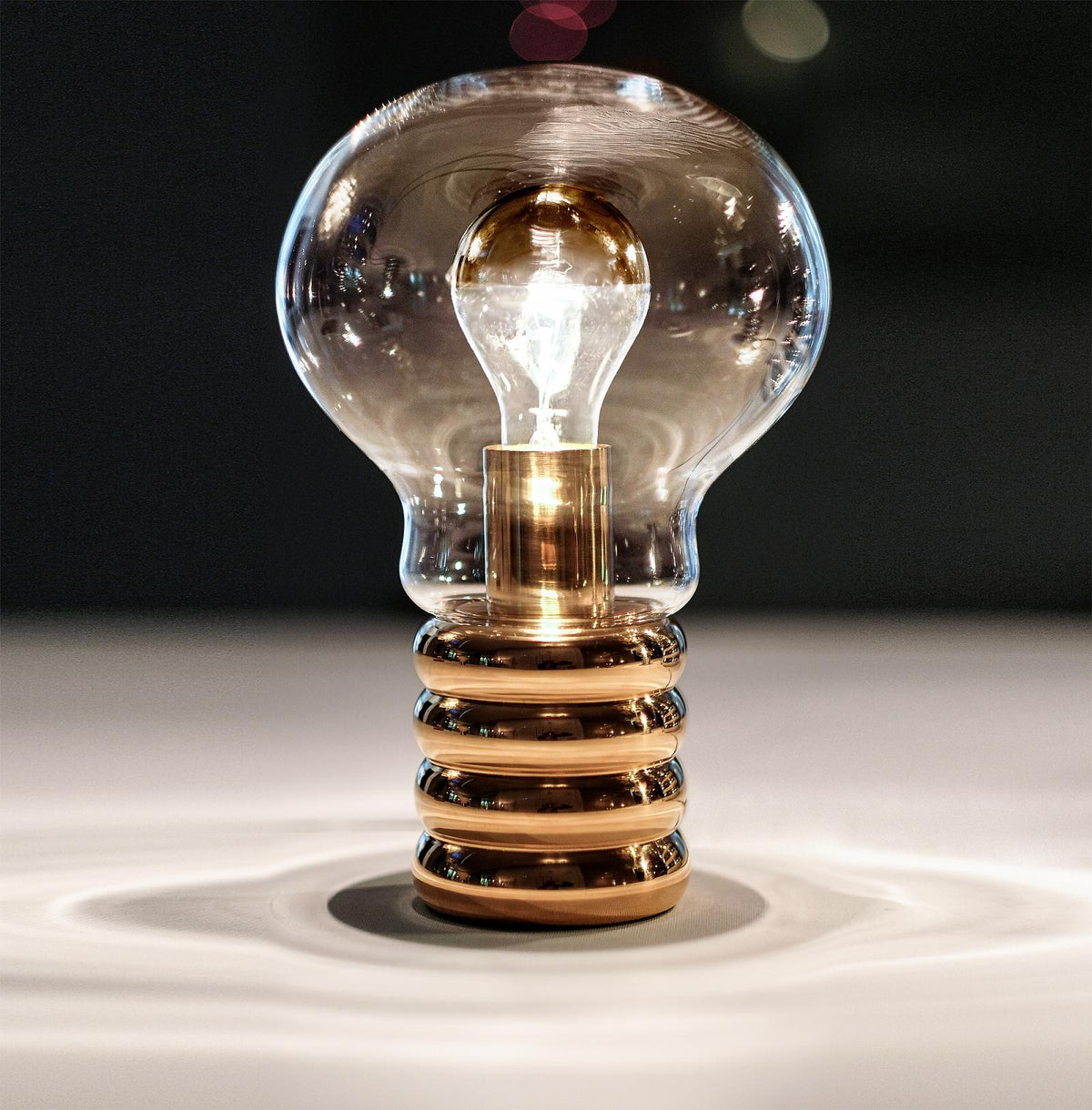 Bulb – lampada da tavolo – ambientata