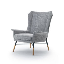 Giulietta Armchair - Leather version with oak-stained inserts