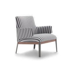 Hug Armchair - Version with high backrest, headrest and Canaletto walnut profiles