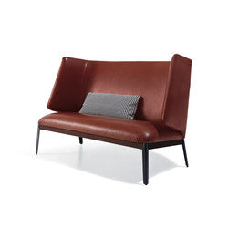 Hug Armchair - Leather version with high back and Canaletto walnut profiles
