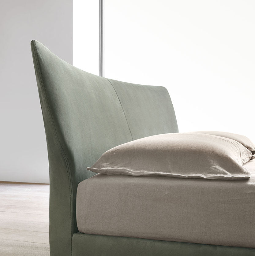 Maya plus – letto – ambientata