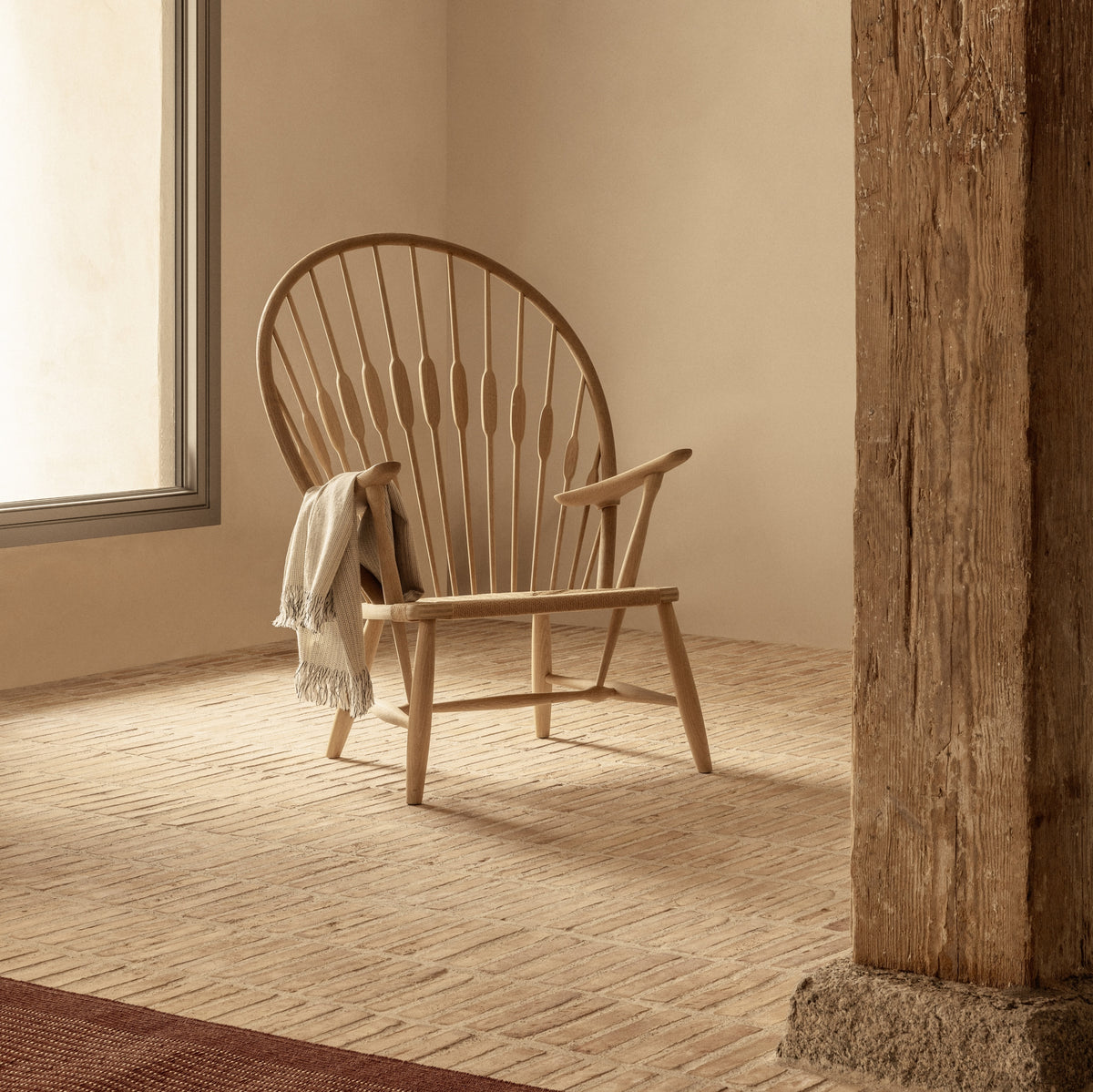 pp550 Peacock Chair – poltrona – ambientata
