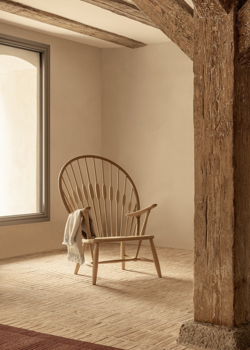 pp550 Peacock Chair – poltrona – ambientata
