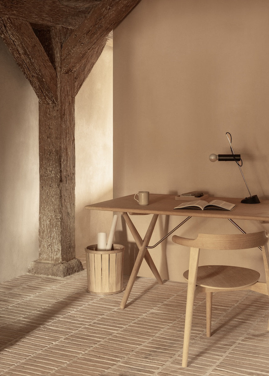 pp58/3 Tripod Chair – sedia – ambientata