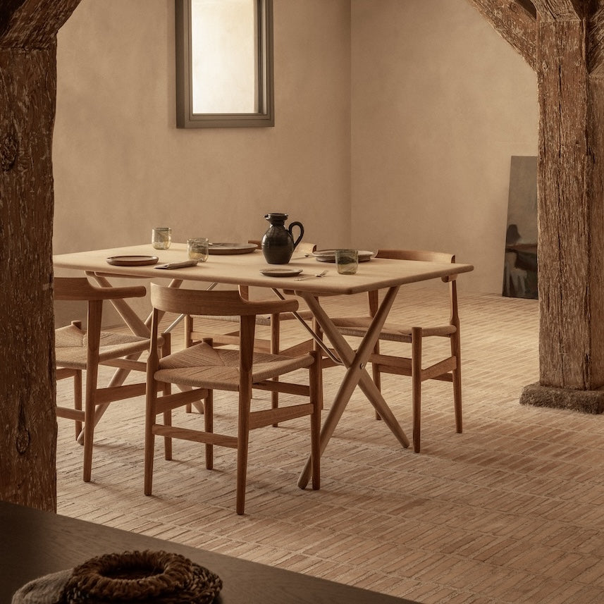 pp85 Cross Legged Table – tavolo – ambientata